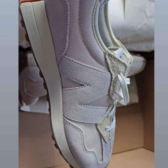 (Rare) New Balance sneakers 327 style kids size 7 women's 8 or 8 1/2 - Picture 5 of 7